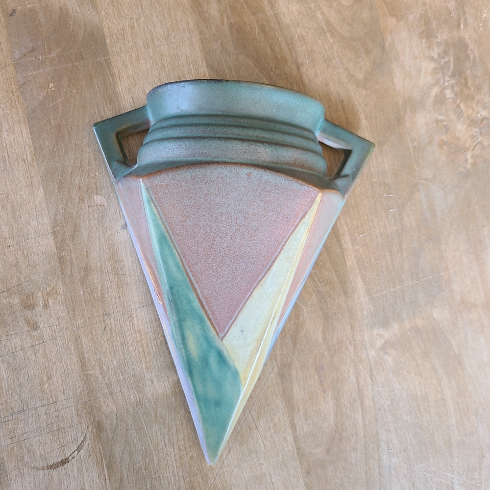 Roseville FUTURA Art Deco Triangle Wall Pocket Vase Rare Collector Piece